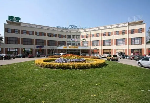 Hotel Baťov - Společenský dům - Image 1