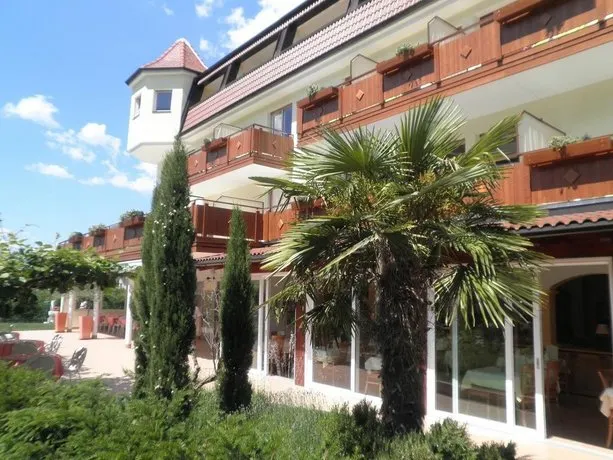 Hotel Weiss - Image 1