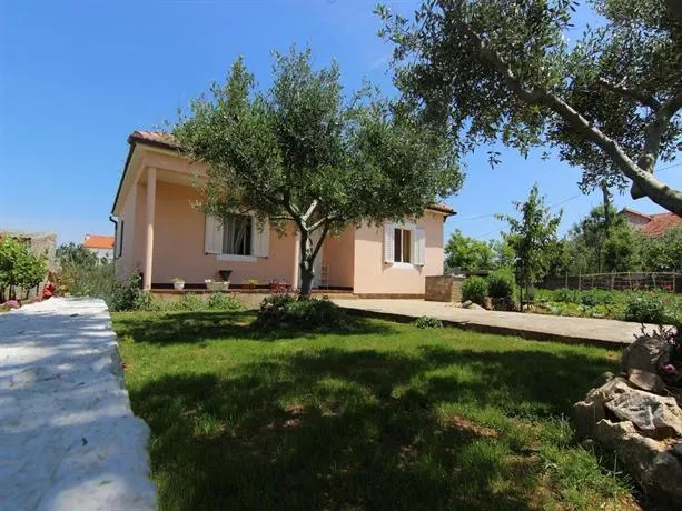 Holiday Home Nikolina Privlaka - Image 1