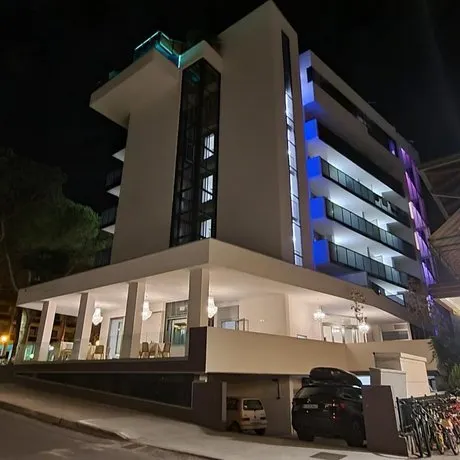 Cristina Hotel Venice Beach - Image 1