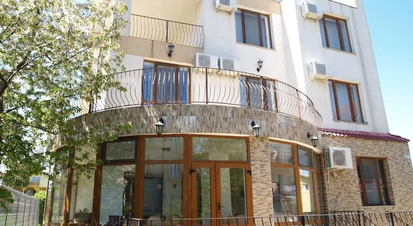Vila Nautica - Image 1