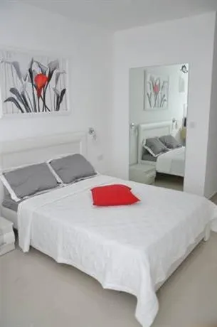 Sabina Rental Apartments in Bat Yam - Image 1