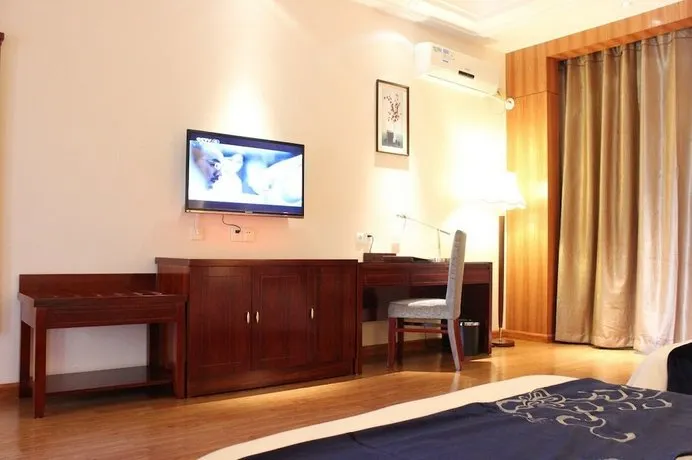 Golden Peacock Resort Hotel - Image 1