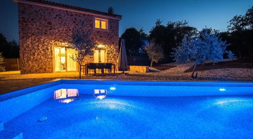 Villa Petite - Image 1