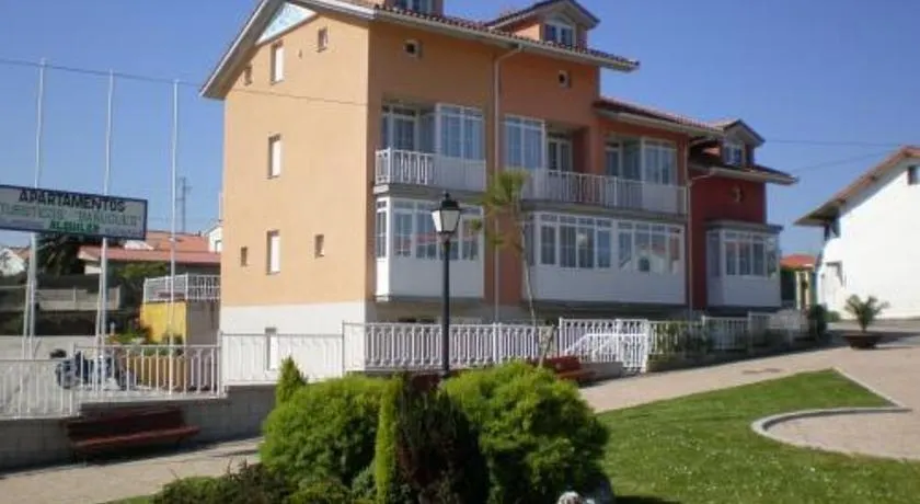 Apartamentos Bañugues - Image 1