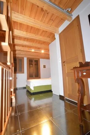 Sailor's House - Image 1