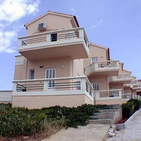 Tersanas Beach Lodges - Image 1