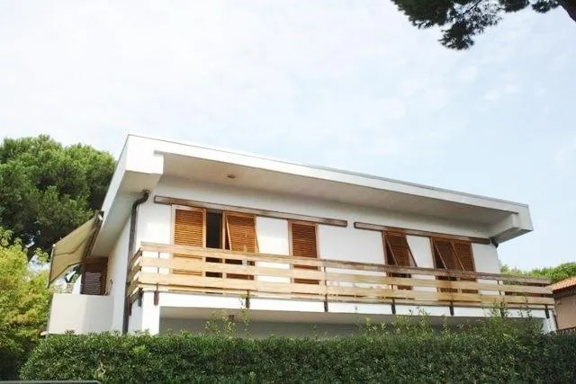Sun Holiday Home - Image 1