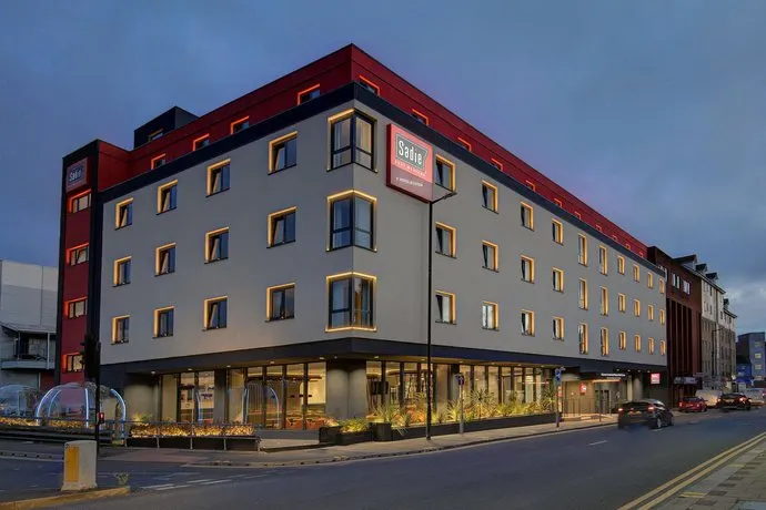 Sadie Best Western @ Luton - Image 1