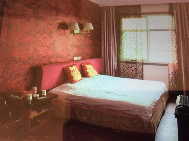 Baifu Hotel - Image 1