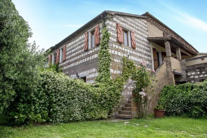 Tra Gli Olivi E La Riviera Del Conero - Image 1