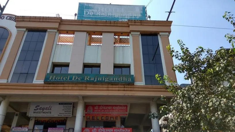 Hotel De Rajnigandha - Image 1
