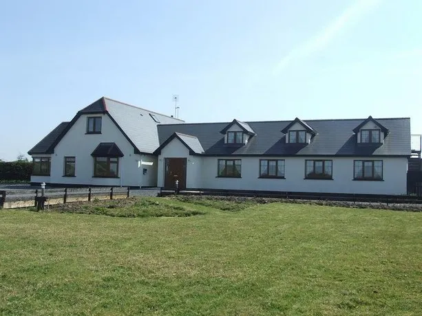 Fallons Bed and Breakfast - Image 1