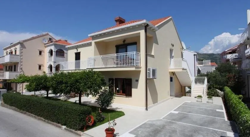 Antares Apartments - Image 1