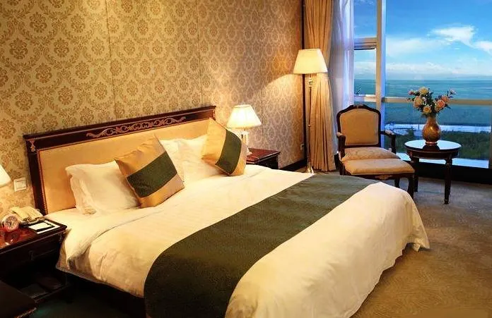 Yantai New Era Hotel - Image 1