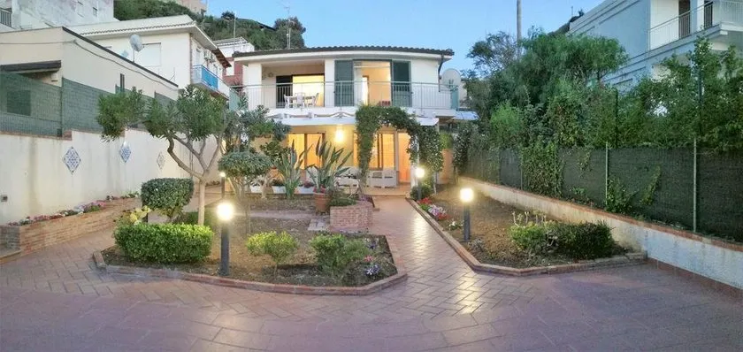 Villa Sole Di Sicilia - Image 1