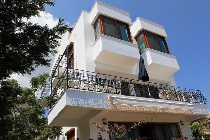 TRUE BLUE PANSIYON KARABURUN - Image 1