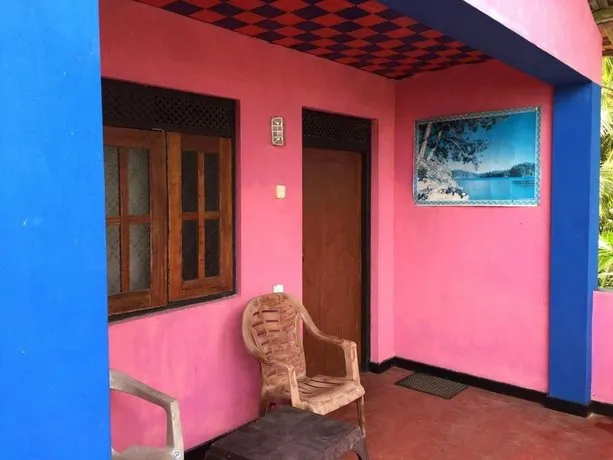 Chandi Gaya Beach Guesthouse - Image 1