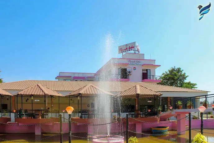 OYO 46305 Hotel Pinnk Lake Resort - Image 1