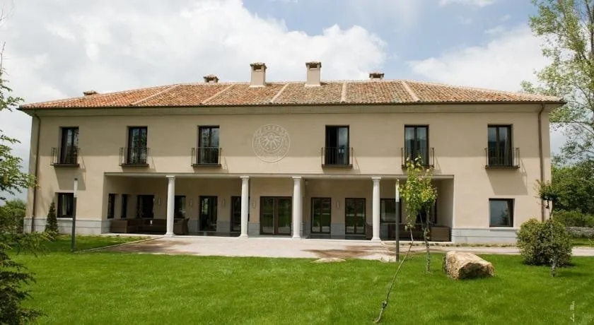 La Casona De Duque - Image 1