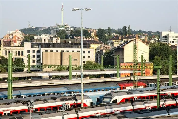 Momento Budapest - Image 1