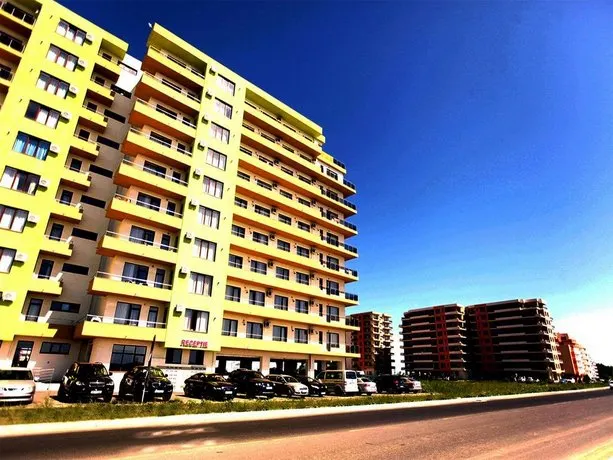 GH Summerland Mamaia - Image 1