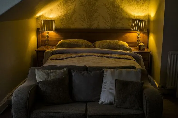 Lake View Guesthouse - Image 1