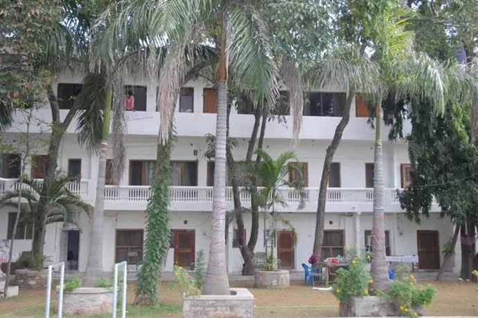 Hotel Peacock Holiday Resort - Image 1