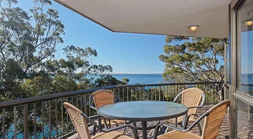 6 'skyline' 12 Thurlow Avenue - Foxtel & Aircon - Image 1