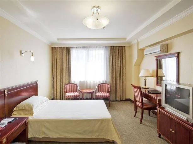 Starway Kaihao Hotel - Image 1