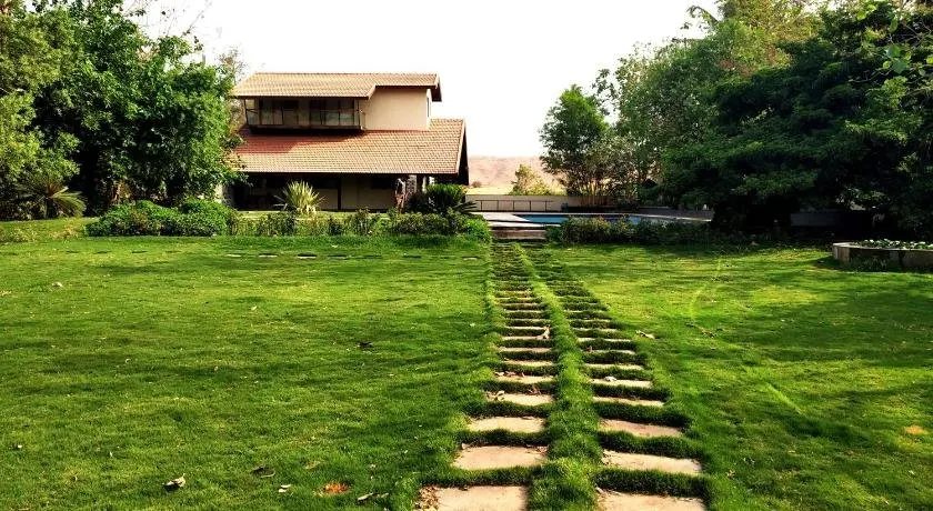 Jungle Safari Resort & Holiday Villa - Image 1