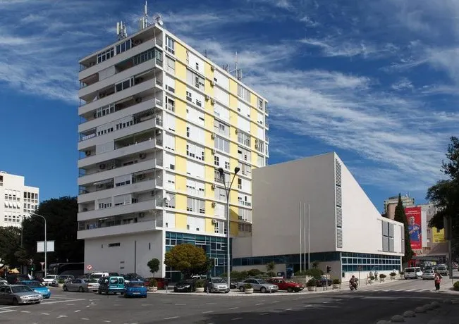 Apartment 28 - Image 1