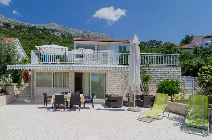 Holiday Villa Perna - Image 1