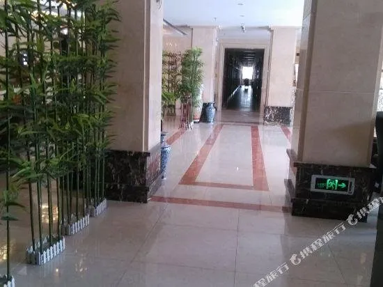 Harbour Impression Chain Hotel (Yuncheng Konggang) - Image 1