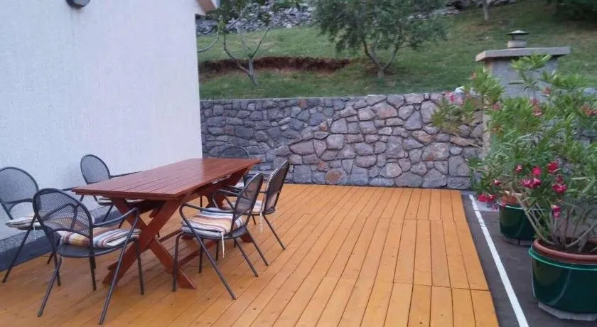 Suza Apartment - Image 1