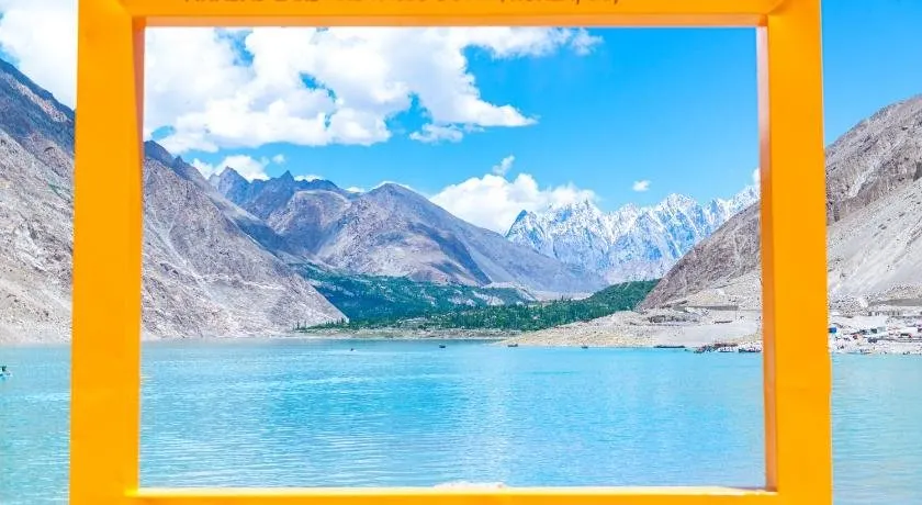 Luxus Hunza - Image 1