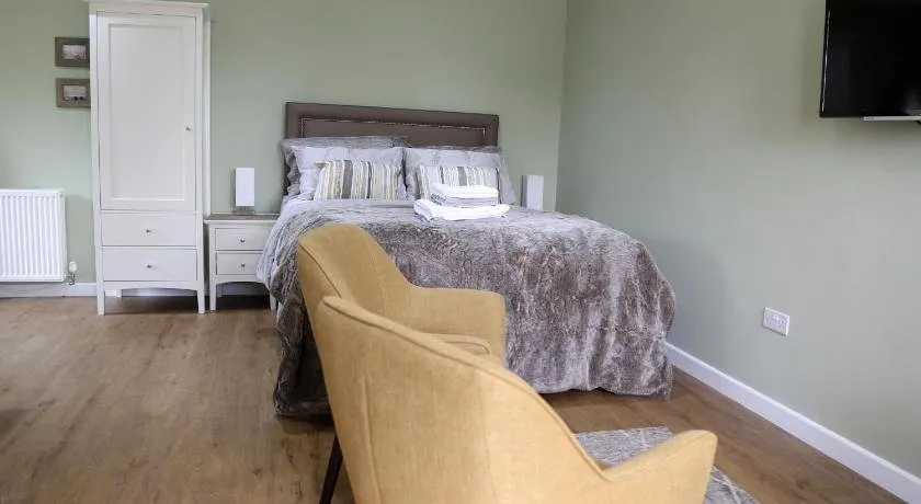 Sage Cottage Bury - Image 1