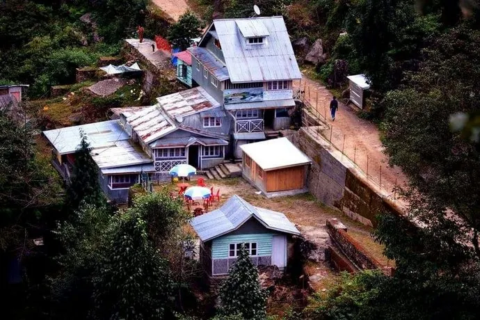 Hotel Shovraj - Image 1