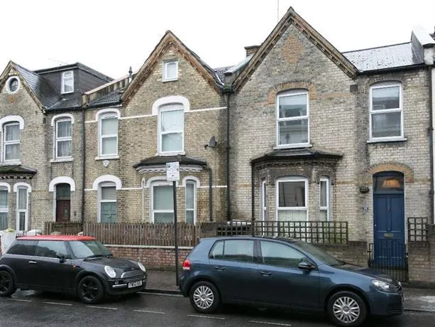 Vive Unique - House Studland Street - Hammersmith - Image 1