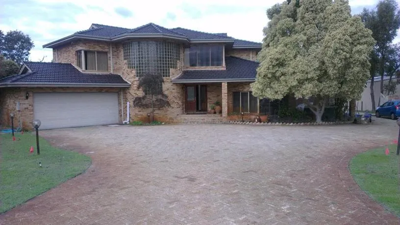 The Vines Avenue Guesthouse - Image 1