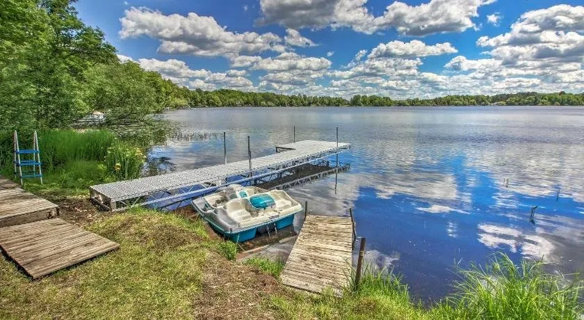 Lakefront Superior Cottage w/Deck & Boat Dock - Image 1