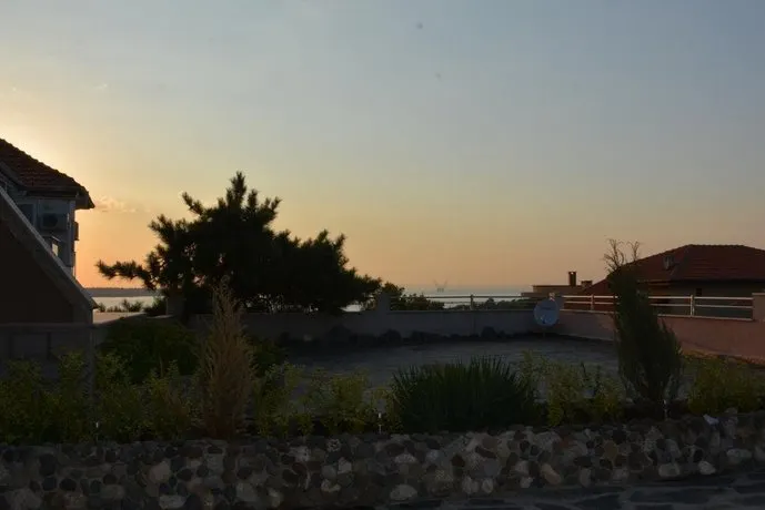 Guest House Yotova - Image 1