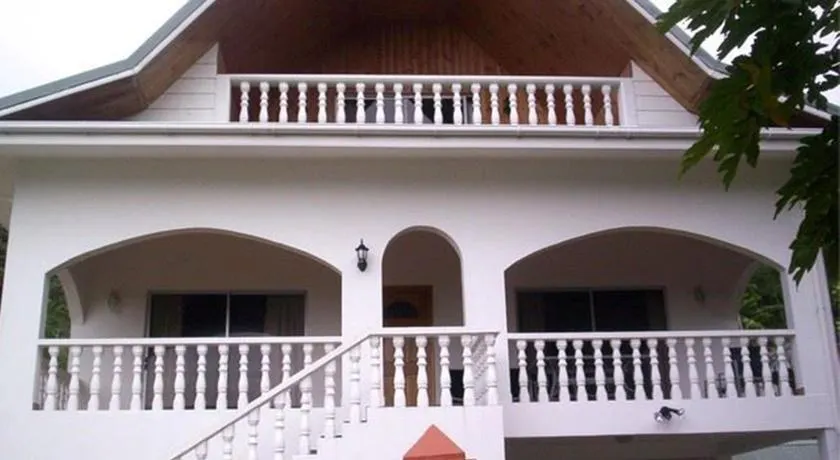 Bougainvillea Holiday Villa - Image 1