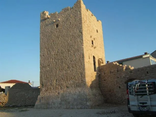 West Wing Razanac - Image 1