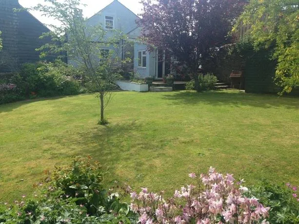 Moat Hill House - Image 1