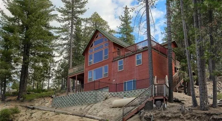 Glacier Peak Lodge-Yosemite with a View - Image 1