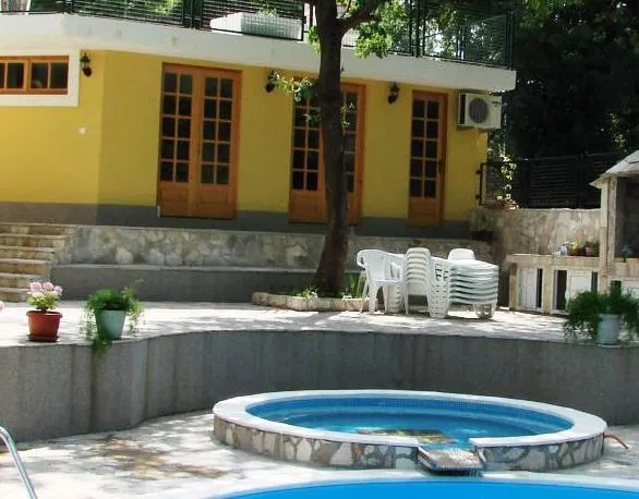 Apartments Miljan I Ranko - Image 1