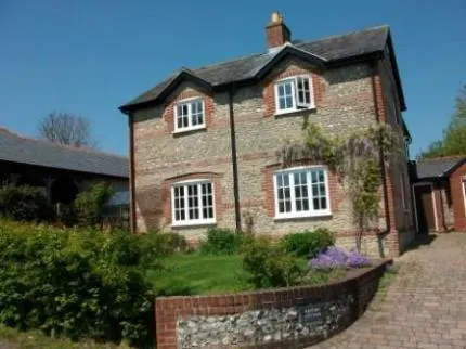 Rectory Cottage - Image 1