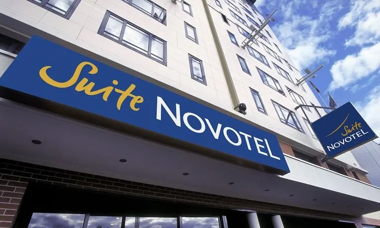 B&B HOTEL Rueil-Malmaison Gare - Image 1