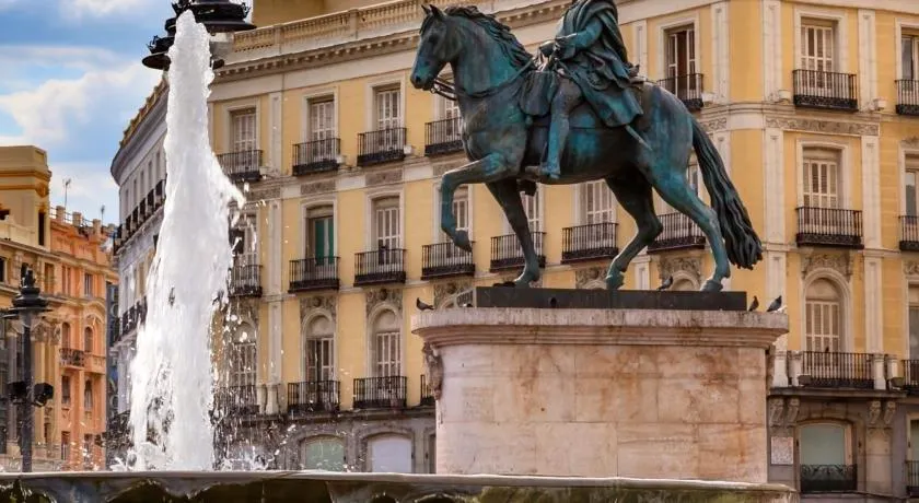 Plaza Mayor Star - Image 1